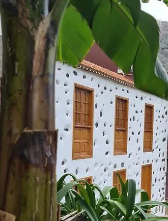 Antigua Escuela Ii 헤르미가